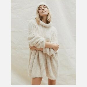 BNWOT Free People Oasis Tunic Sweater